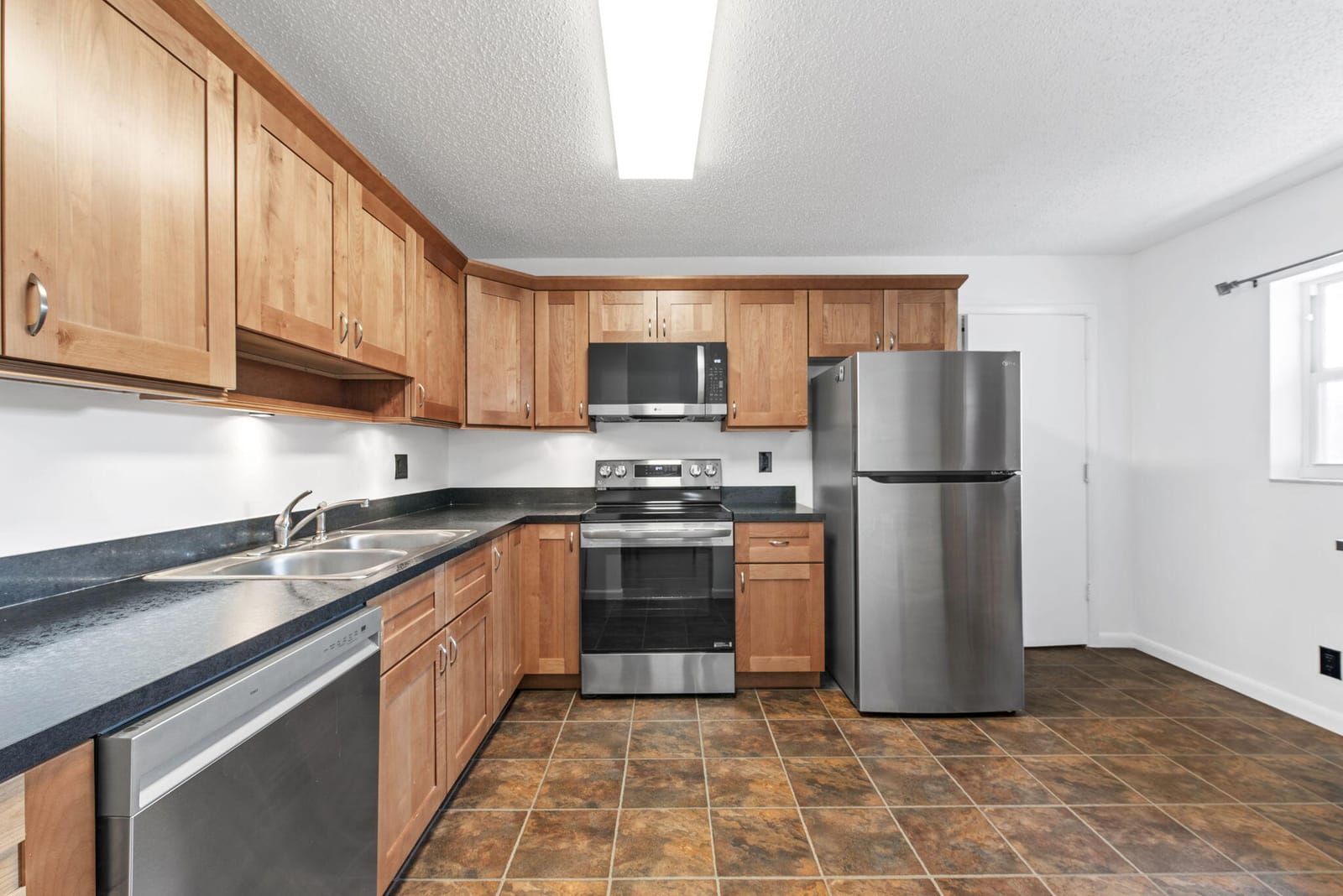 5249 Berwyn Street — photo 9