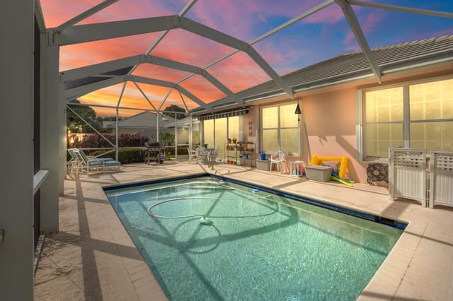 2013 Bedford Drive, Palm Beach Gardens, FL 33403
