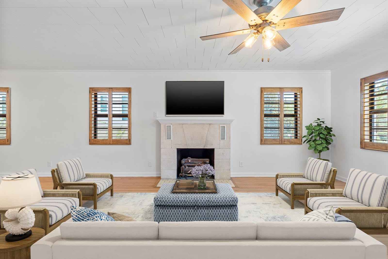 1023 S Palmway — photo 4