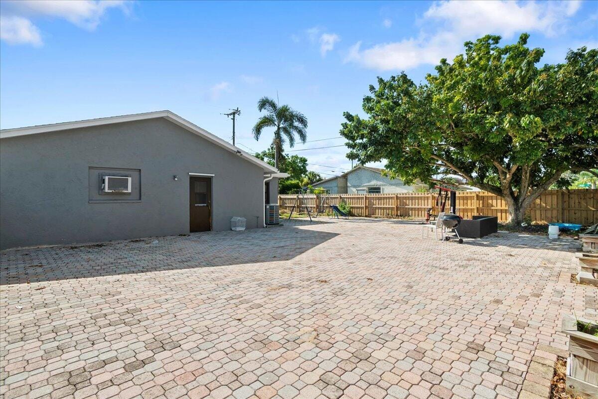 9110 Banquet Way, Lake Worth, FL 33467 photo 20