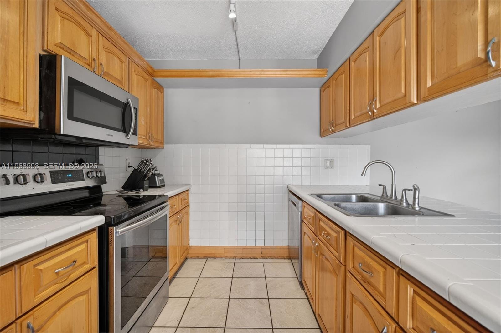 1171 SW 118th Terrace, Davie, FL 33325 photo 9