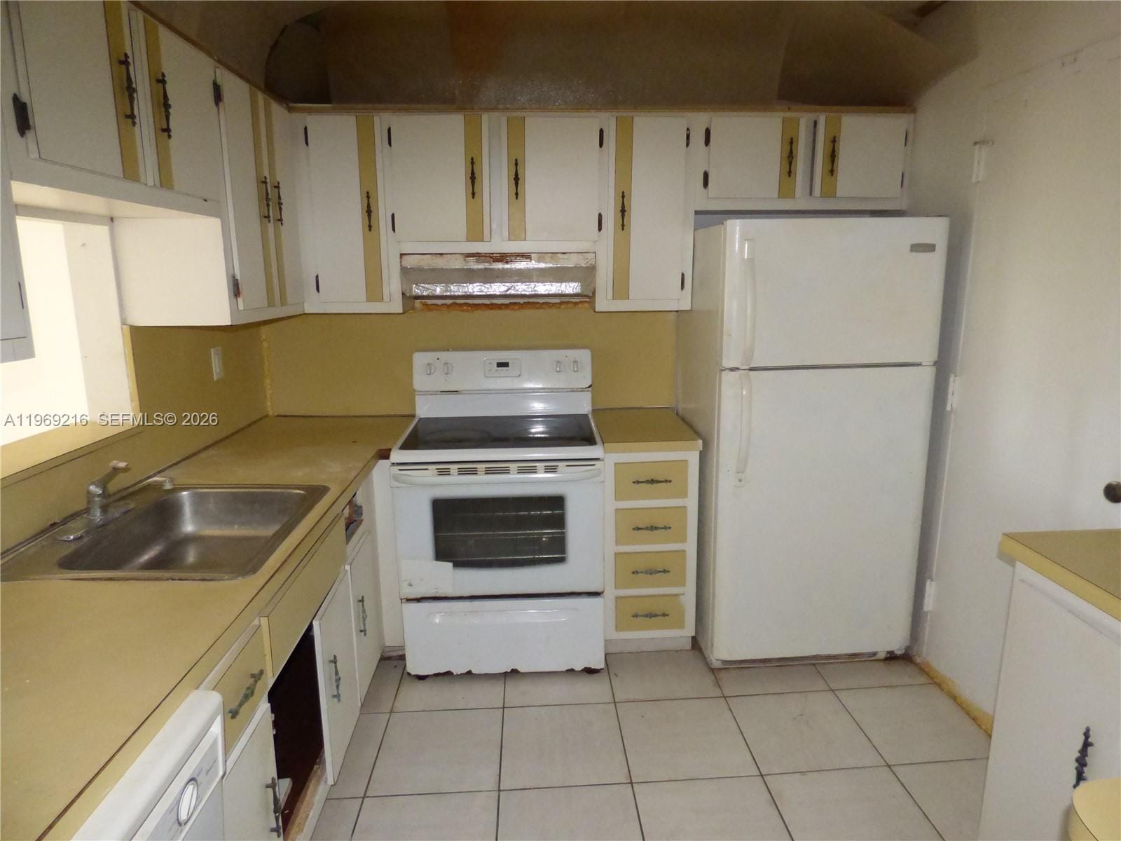 12035 NE 2nd Avenue A423, North Miami, FL 33161 photo 3