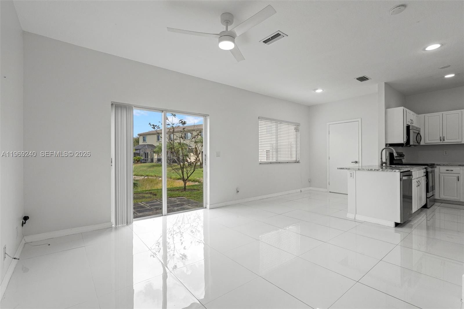 4722 Lago Vista Drive — photo 9