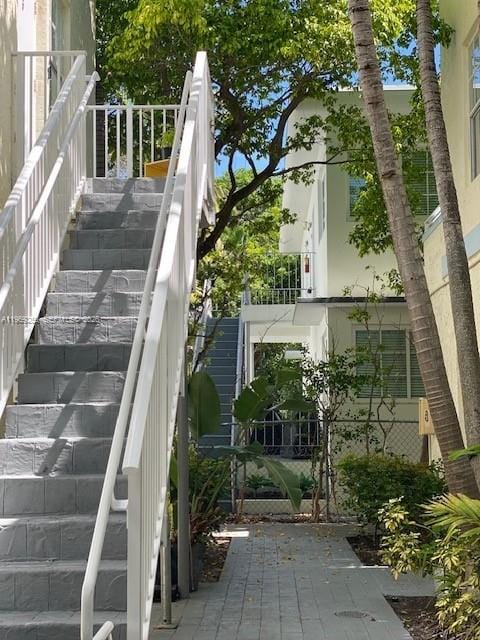 719 Meridian Avenue 7 — photo 9