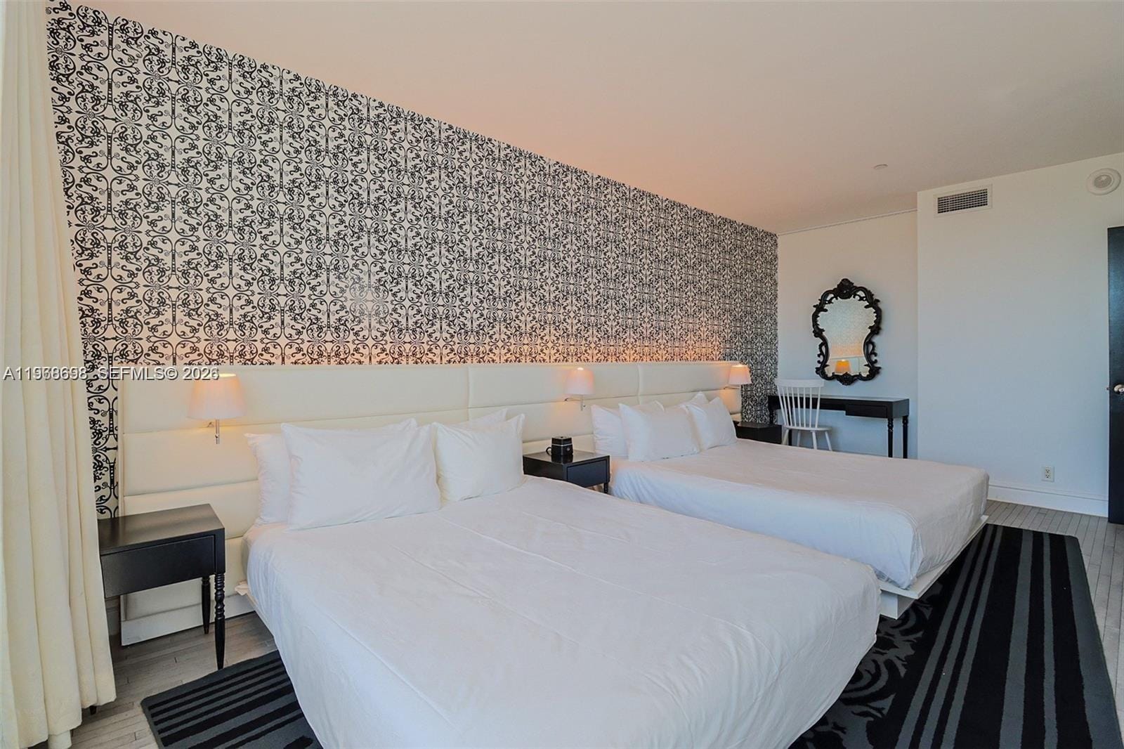 1100 W Ave 1617 1617 — photo 10