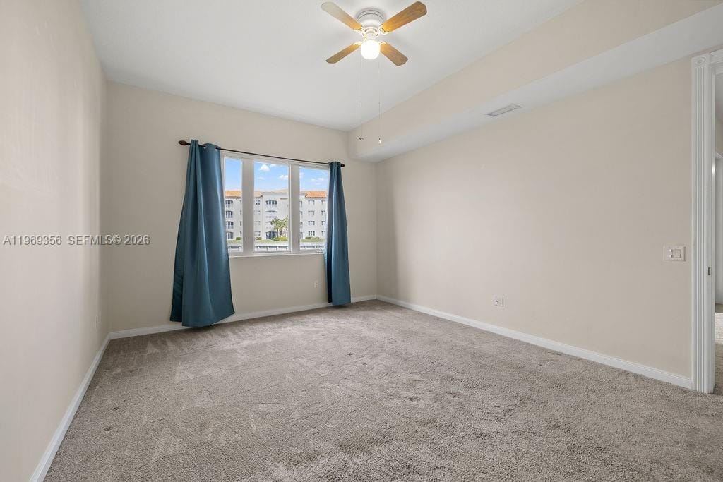 17 Harbour Isle Drive W 103 — photo 2