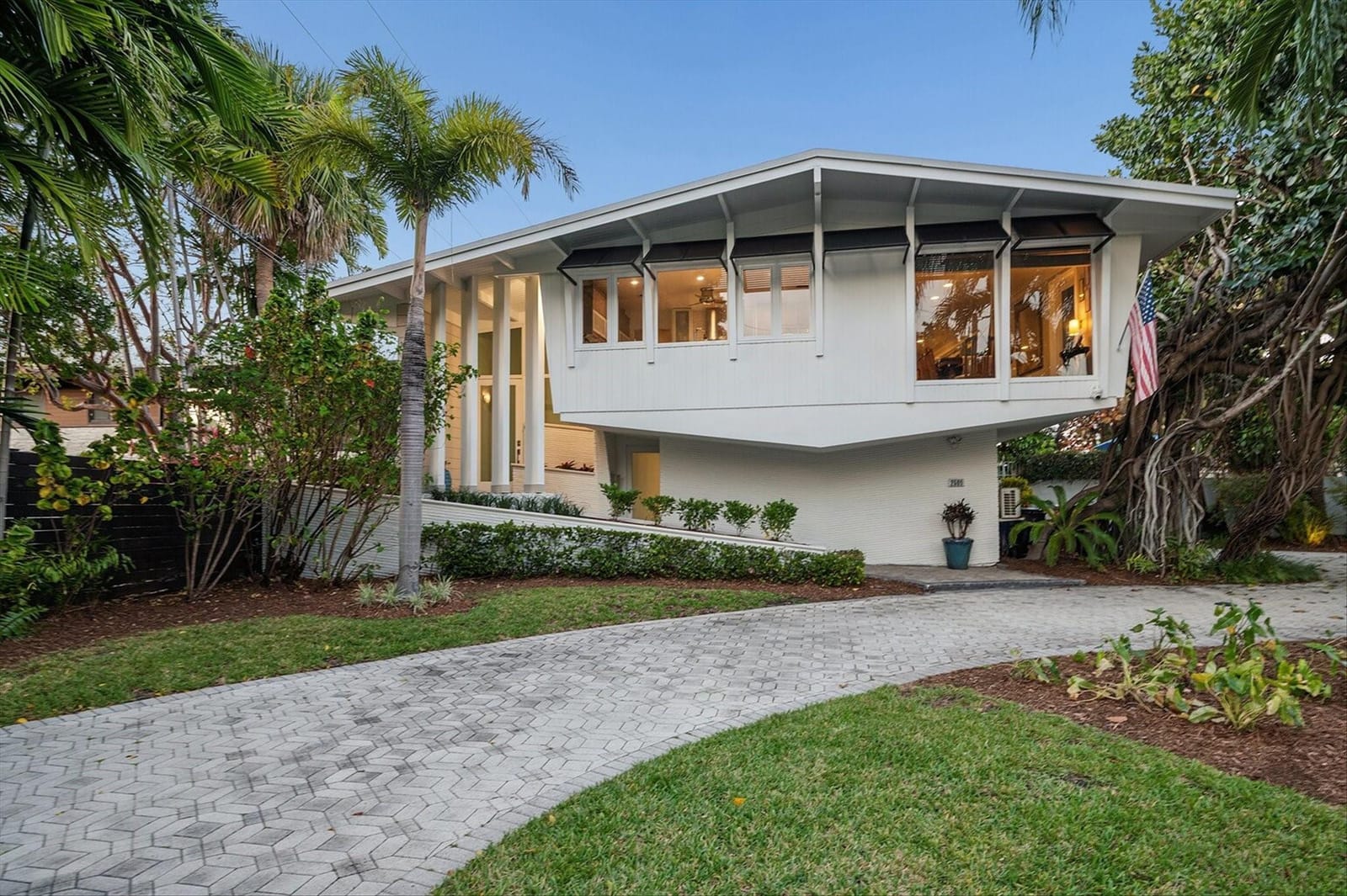 2609 NE 8th Street, Fort Lauderdale, FL 33304