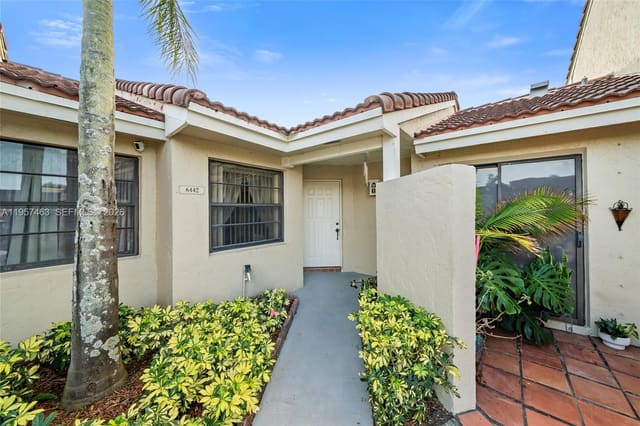 6442 NW 170th Terrace, Hialeah, FL 33015