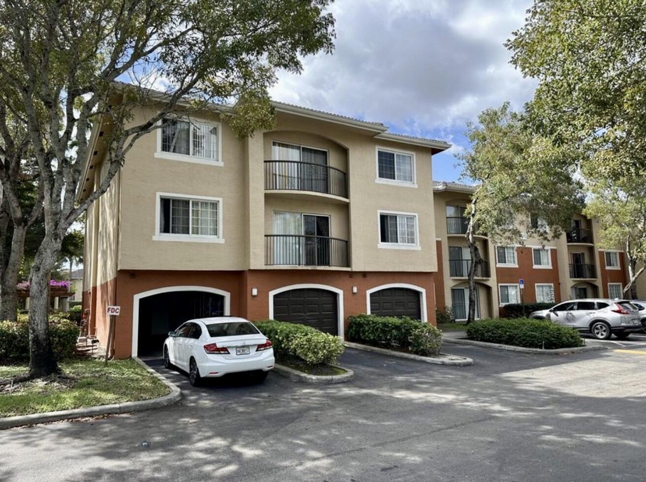 4191 N Haverhill Road 405, West Palm Beach, FL 33417, West Palm Beach