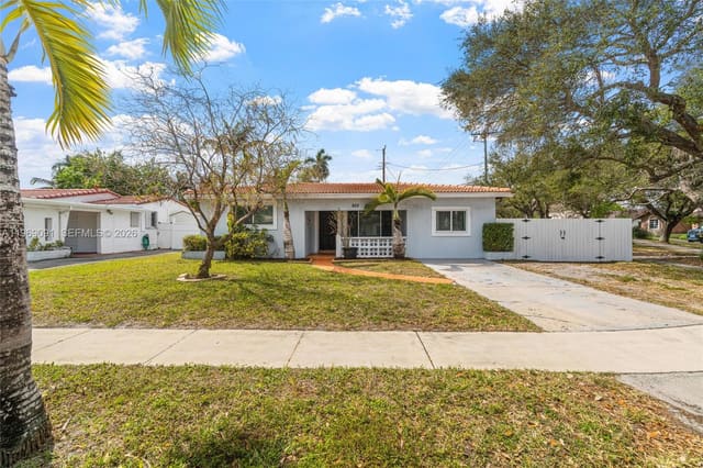 822 N 31st Road, Hollywood, FL 33021
