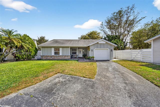 14607 SW 142nd Place, Miami, FL 33186