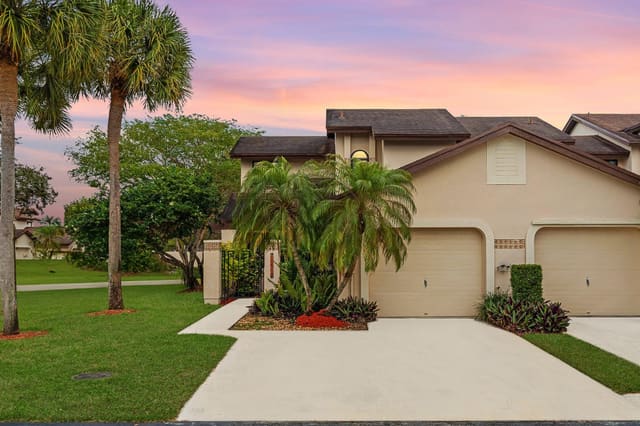 10045 SW 137 Court 10045, sold in Valencia Townhomes, Miami, FL