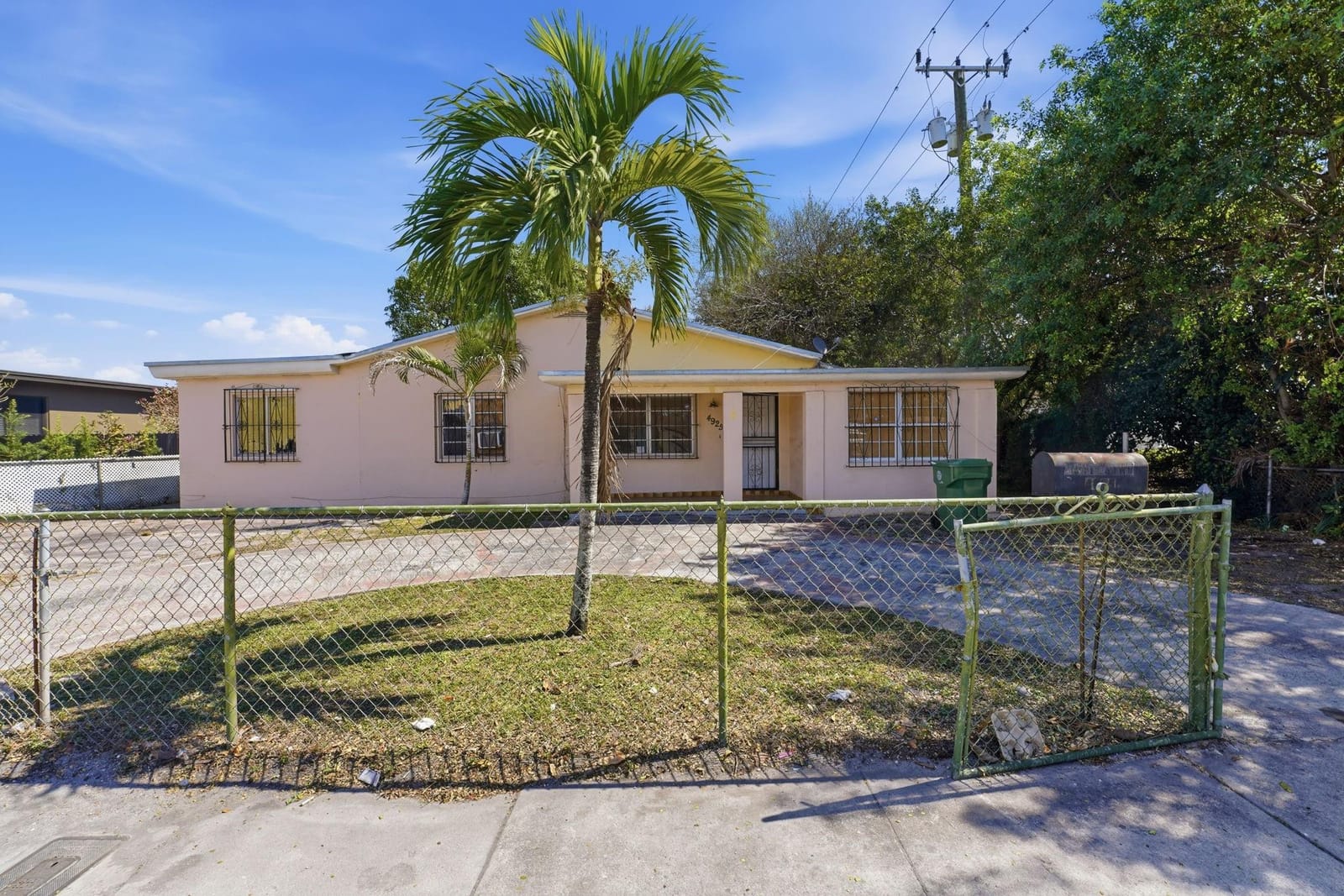 4925 E 9th Court, Hialeah, FL 33013