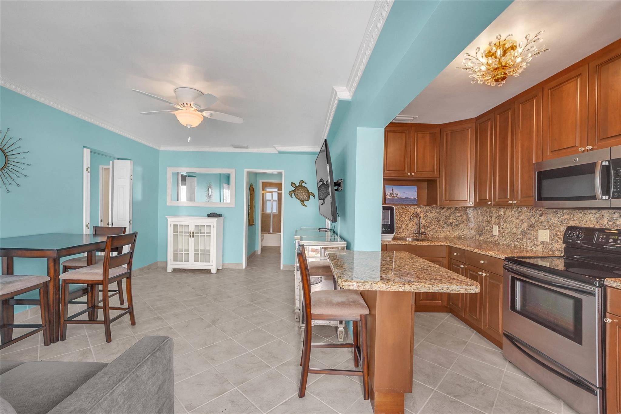 1187 Hillsboro Mile 9e — photo 12