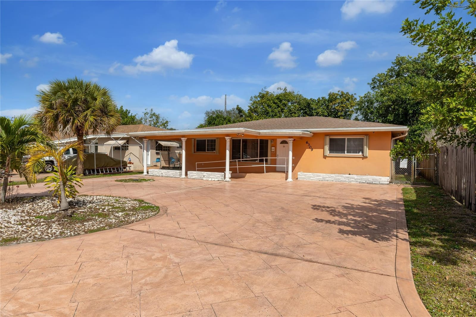 6309 SW 18th Street — photo 3