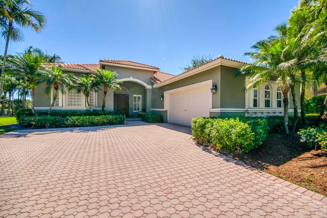 8387 Ironhorse Court, sold in Ironhorse, West Palm Beach, FL