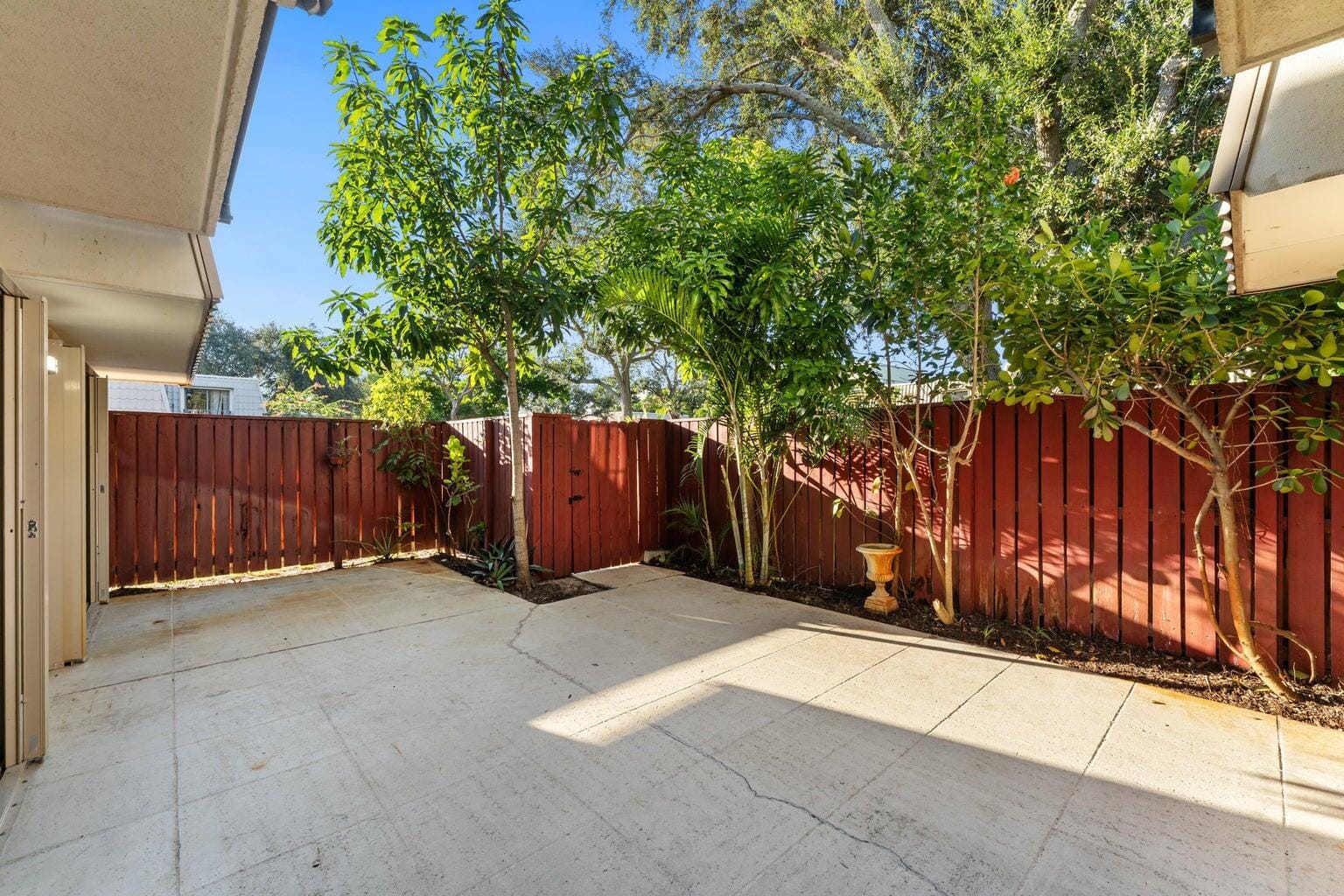 1700 Embassy Drive 708, West Palm Beach, FL 33401 photo 10