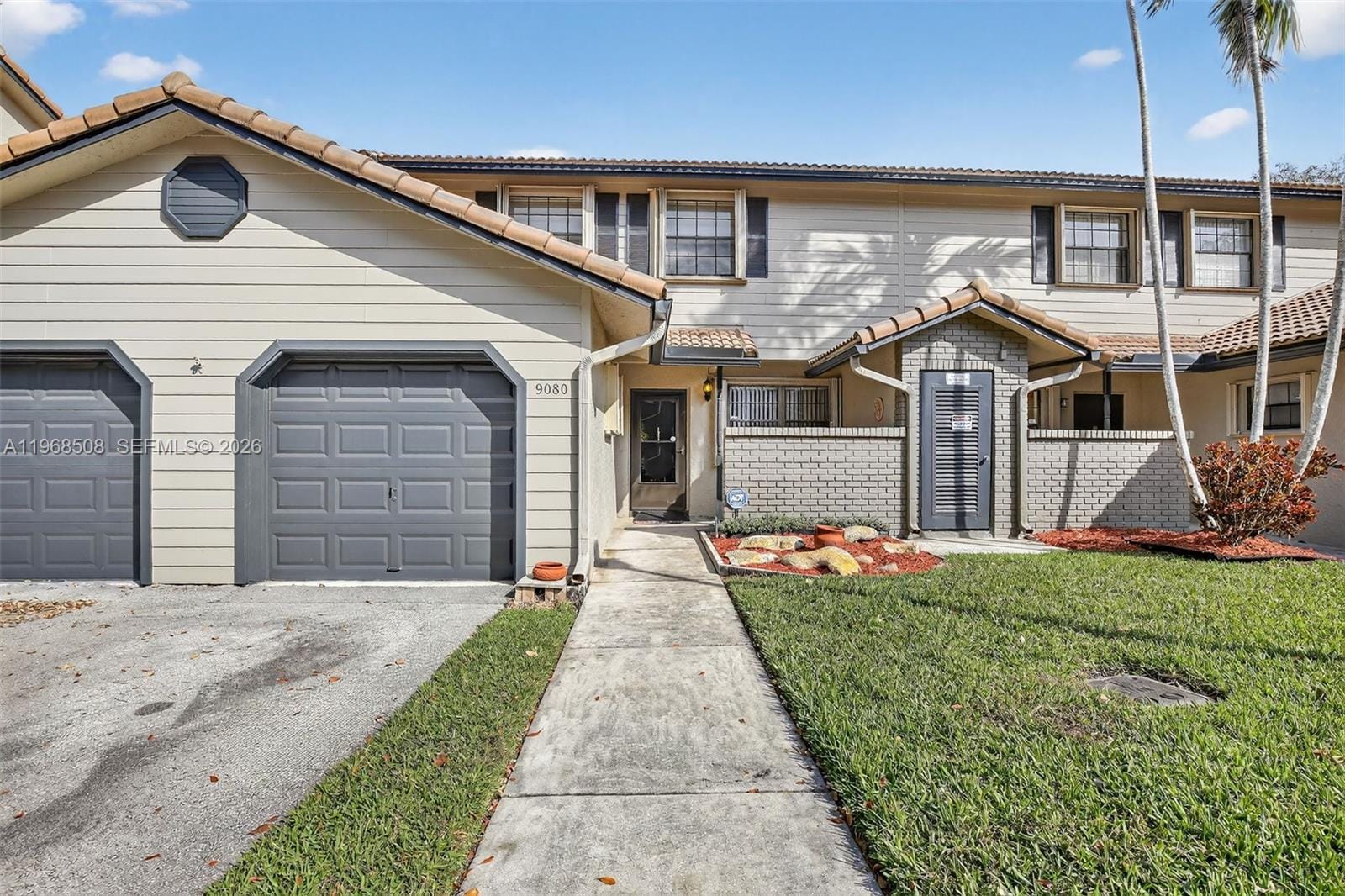 9080 Vineyard Lake Drive, Plantation, FL 33324