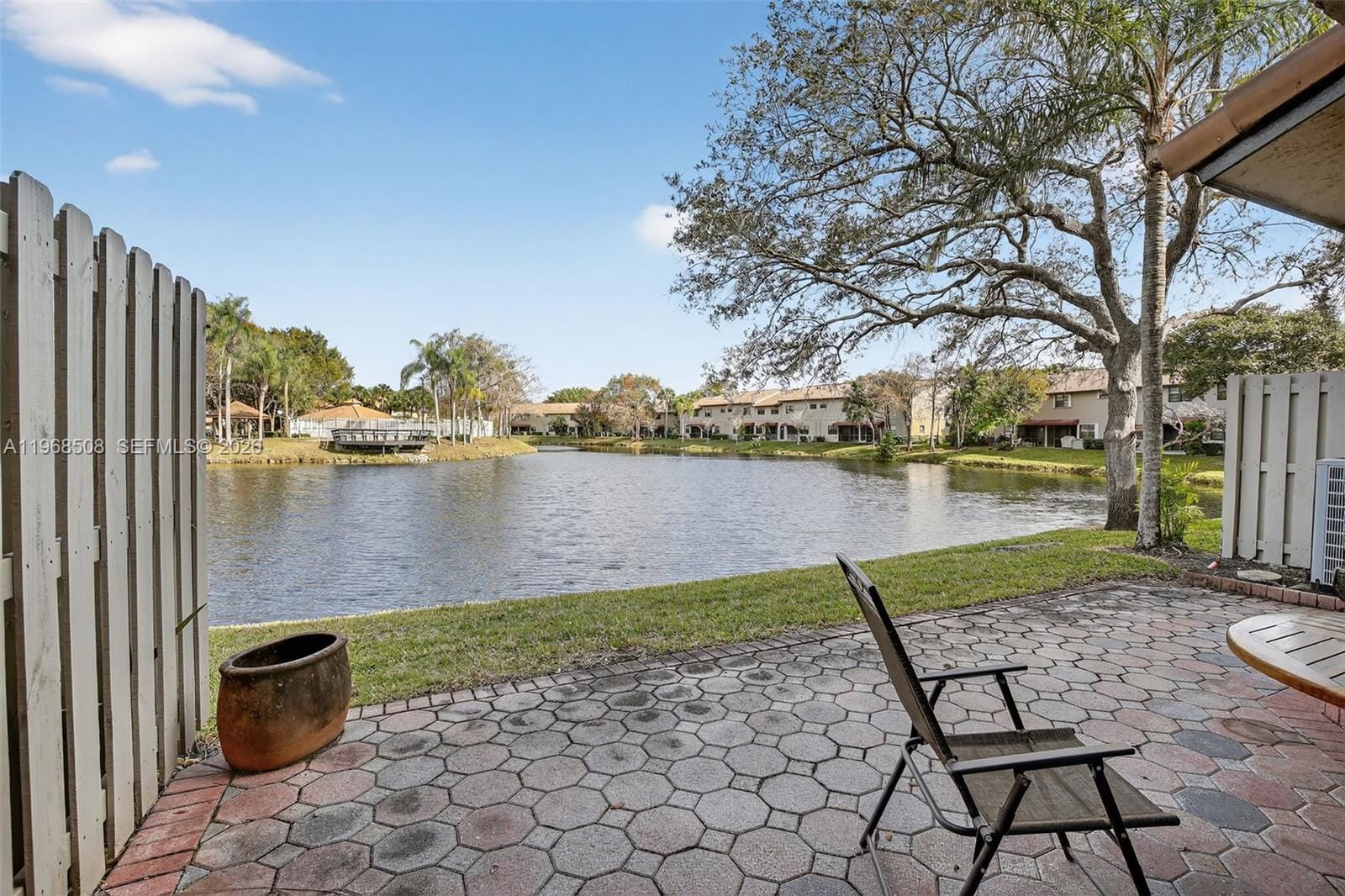 9080 Vineyard Lake Drive, Plantation, FL 33324 photo 2