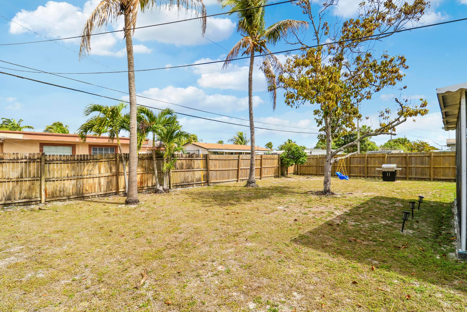 221 NW 39th Court — photo 8