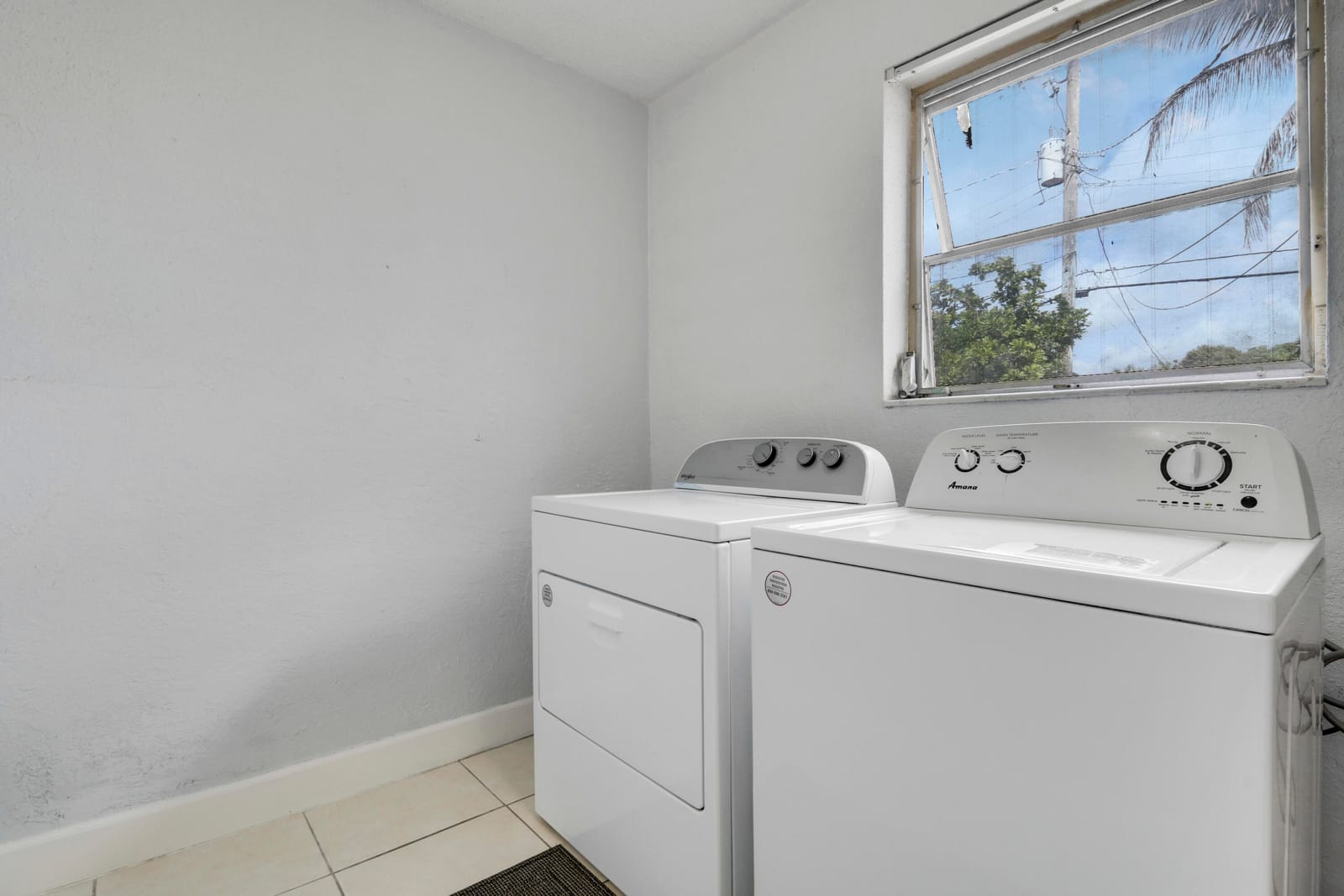 221 NW 39th Court — photo 9