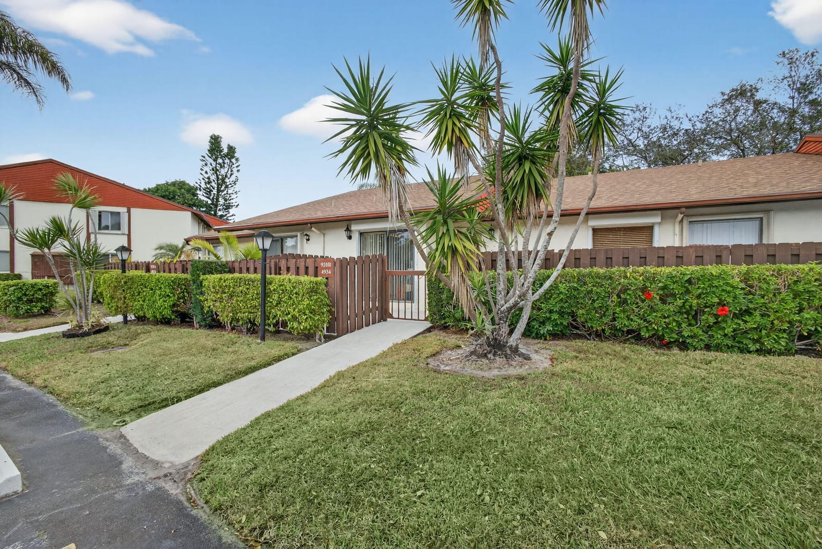 4934 Sable Pine Circle B, West Palm Beach, FL 33417 photo 2