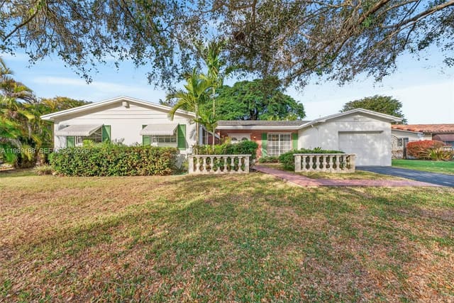 9940 SW 97th Court, Miami, FL 33176
