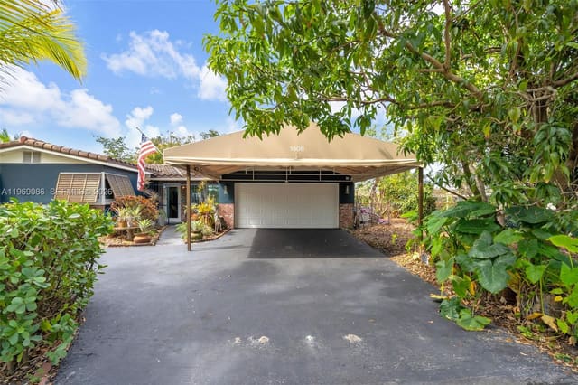 1508 N 74th Terrace, sold in Boulevard Heights Sec Six, Hollywood, FL