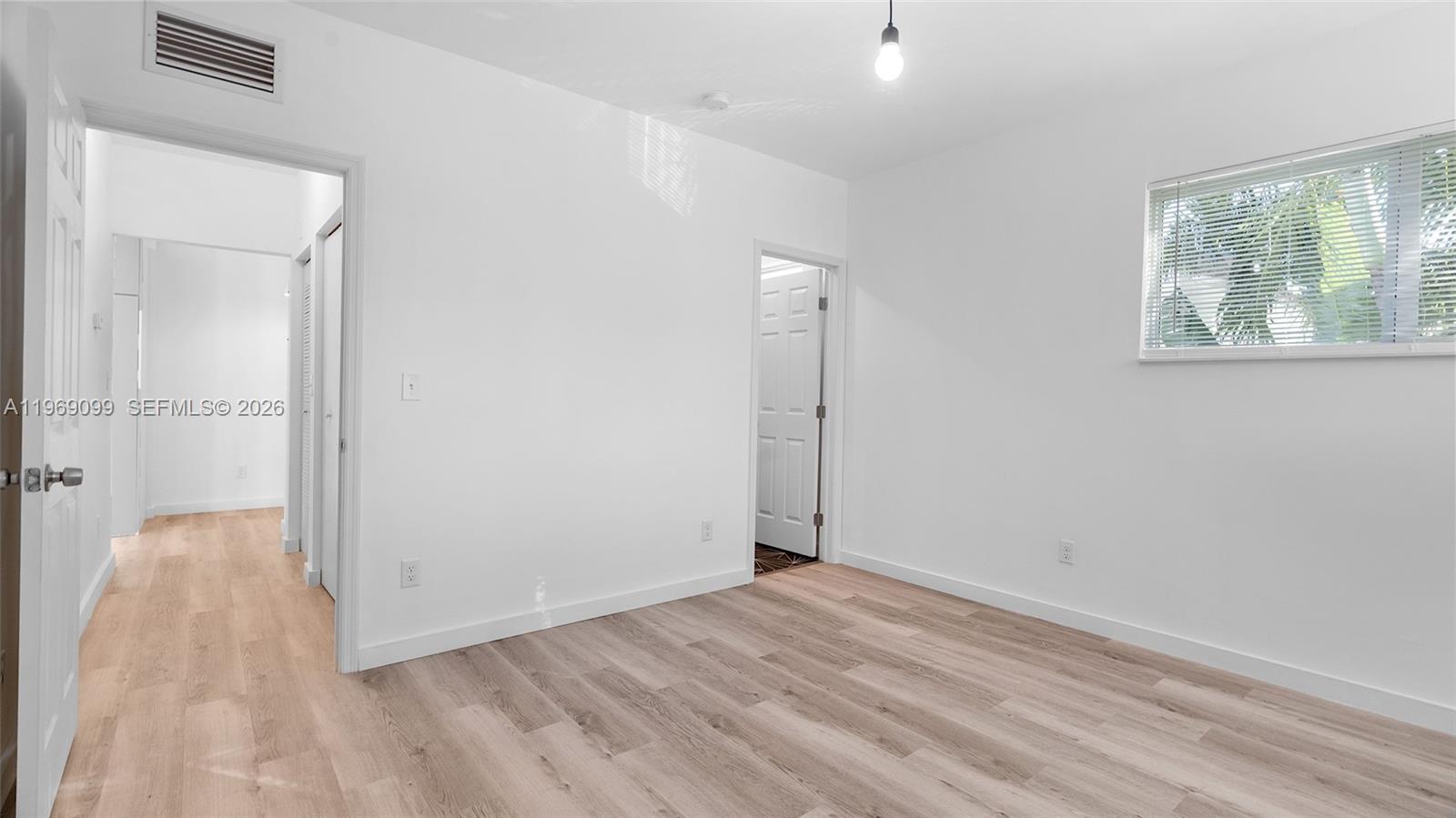 1561 Jefferson Avenue — photo 9