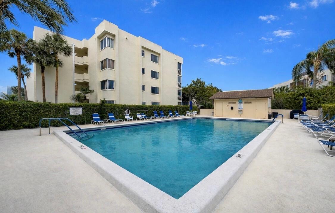 3178 Via Poinciana 305, Lake Worth, FL 33467