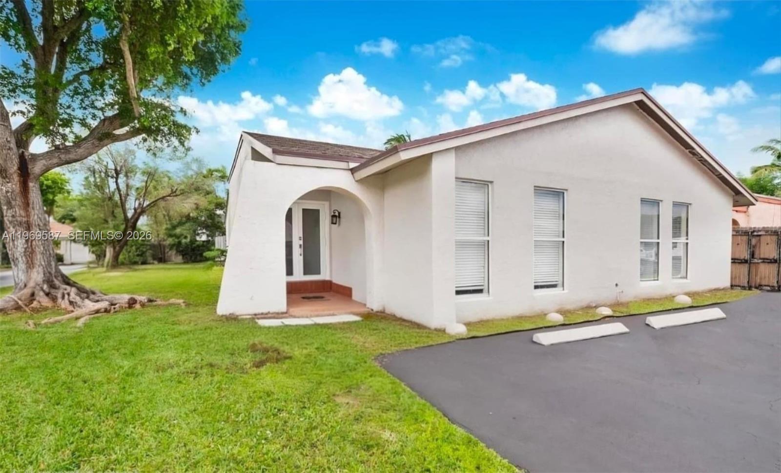 11417 SW 35 Lane, Miami, FL 33165, Miami
