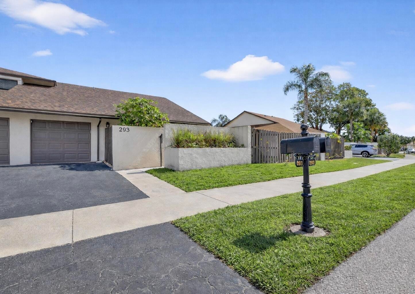 293 SW 28th Avenue, Delray Beach, FL 33445 photo 2