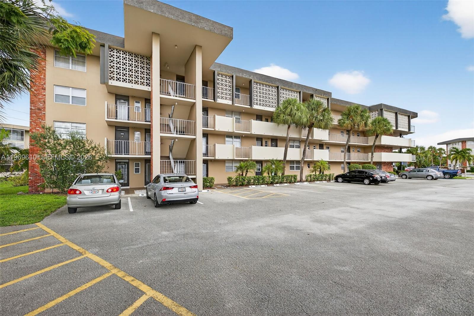 3051 NW 46th Avenue 405, Lauderdale Lakes, FL 33313, Lauderdale Lakes
