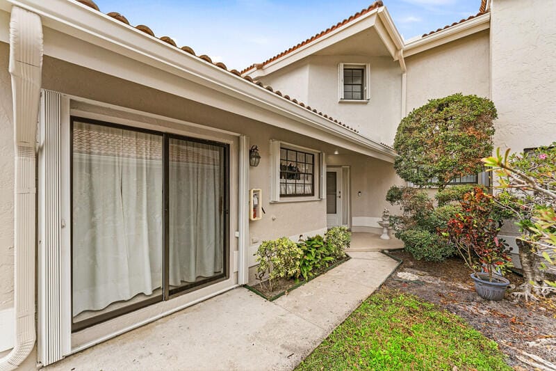 8638 Eagle Run Drive 15, Boca Raton, FL 33434 photo 3