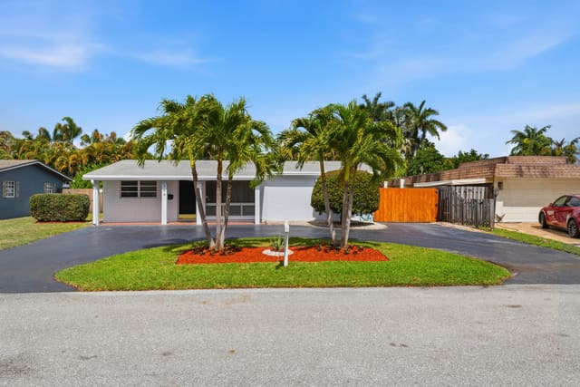749 NW 36th Street, sold in Lloyd Estates Add Corr Plat, Oakland Park, FL