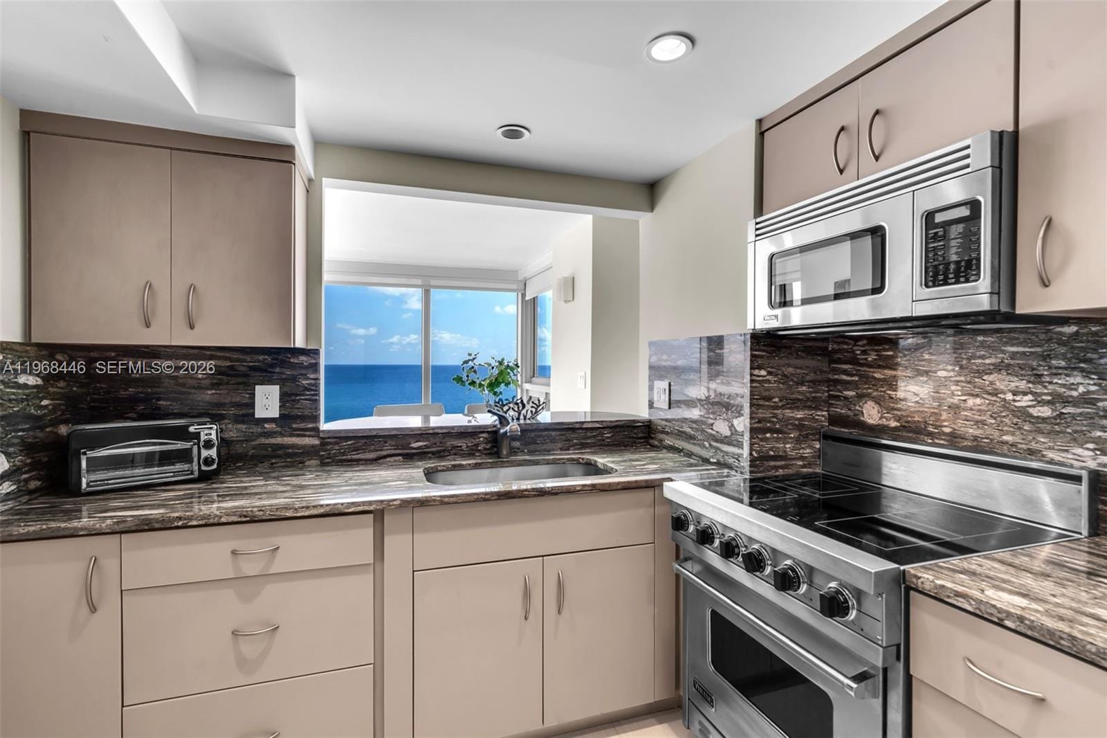 2655 Collins Avenue 2211, Miami Beach, FL 33140 photo 17