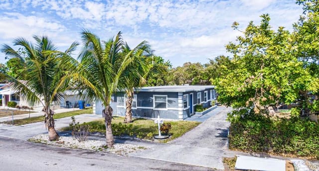 112 W 34th Street S 1, sold in B And G Homes, Riviera Beach, FL