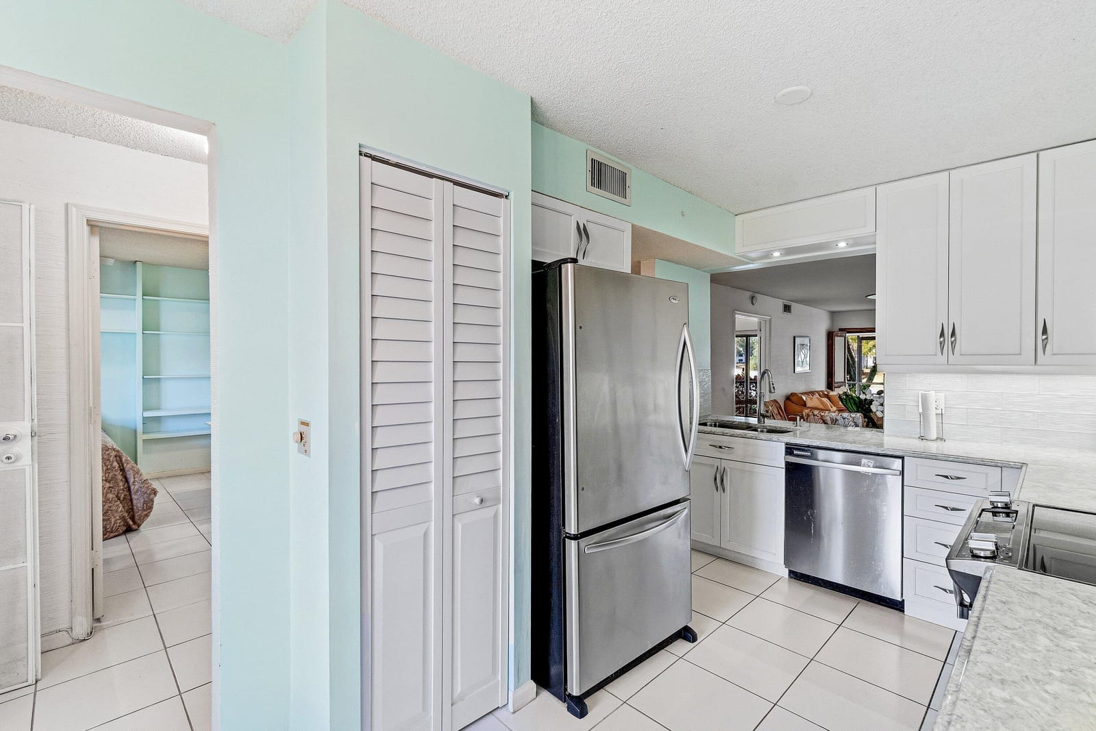 5380 Cedar Lake Drive 102 — photo 12