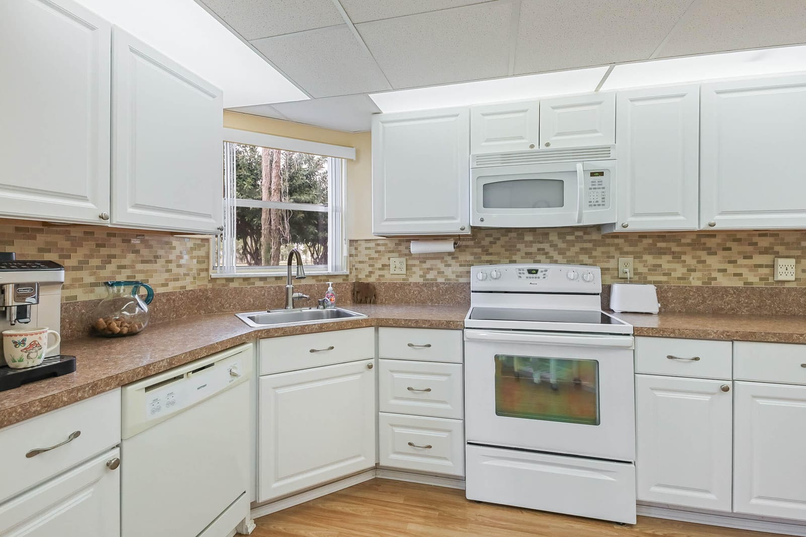 3755 Via Poinciana 106, Lake Worth, FL 33467 photo 10