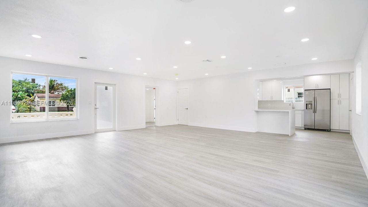 105 NE 213th Street — photo 3