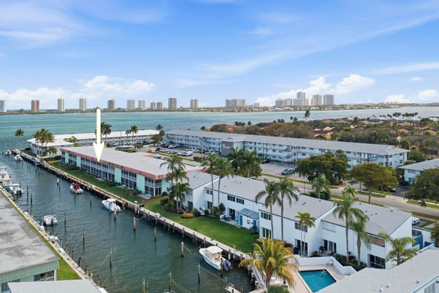 117 Lehane Terrace 205, Hampshire Arms, North Palm Beach, FL