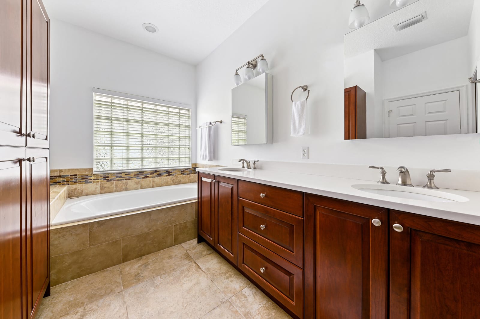 9142 Bay Point Circle — photo 10