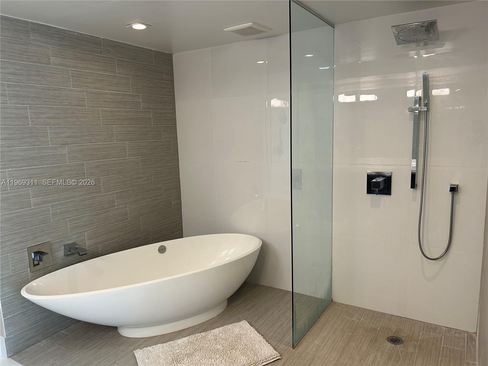 300 Sunny Isles Boulevard 4-2305, Sunny Isles Beach, FL 33160 photo 16
