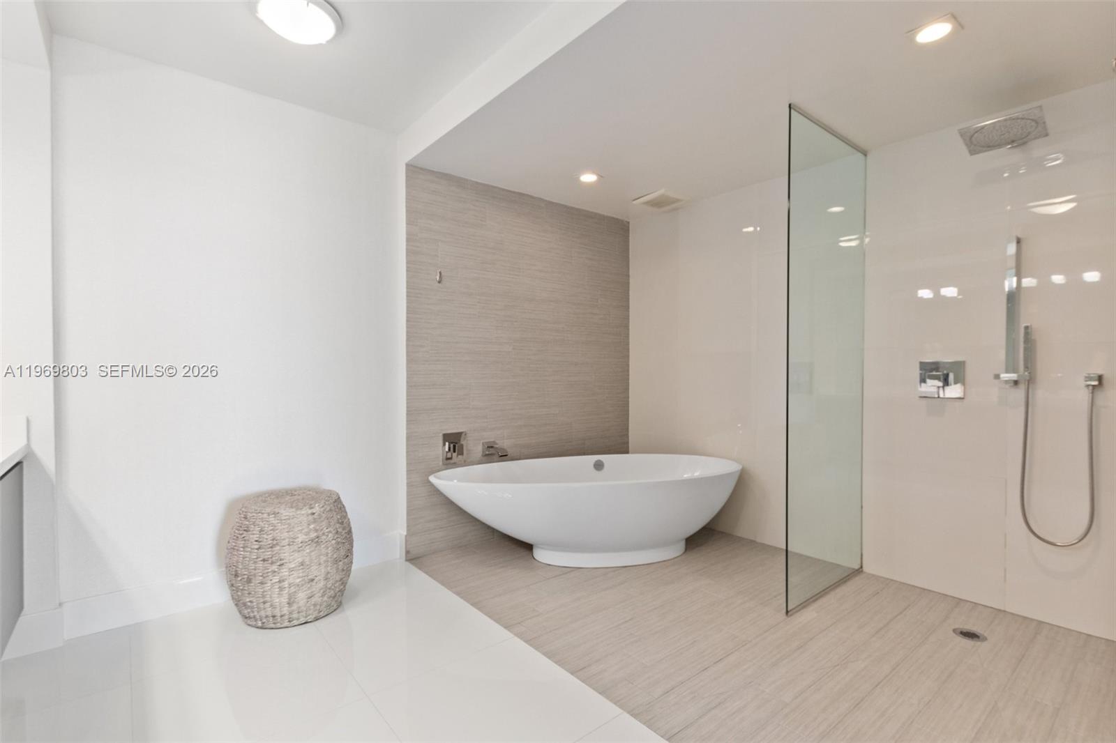 300 Sunny Isles Boulevard 4-2405, Sunny Isles Beach, FL 33160 photo 24