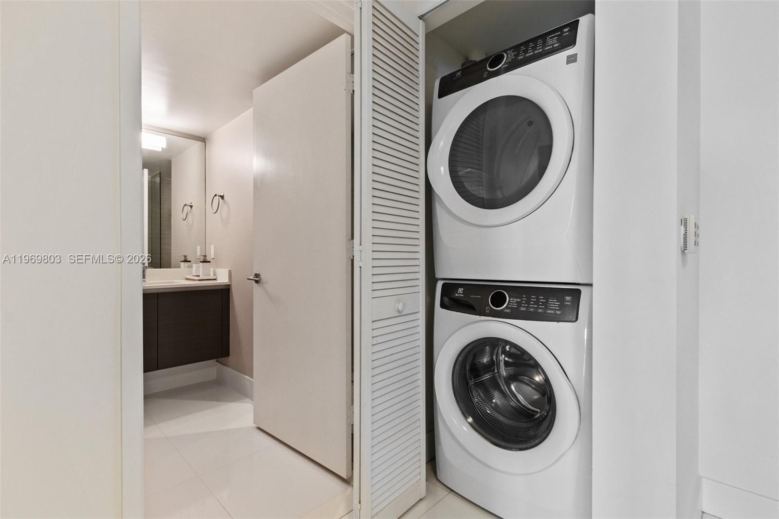 300 Sunny Isles Boulevard 4-2405, Sunny Isles Beach, FL 33160 photo 30