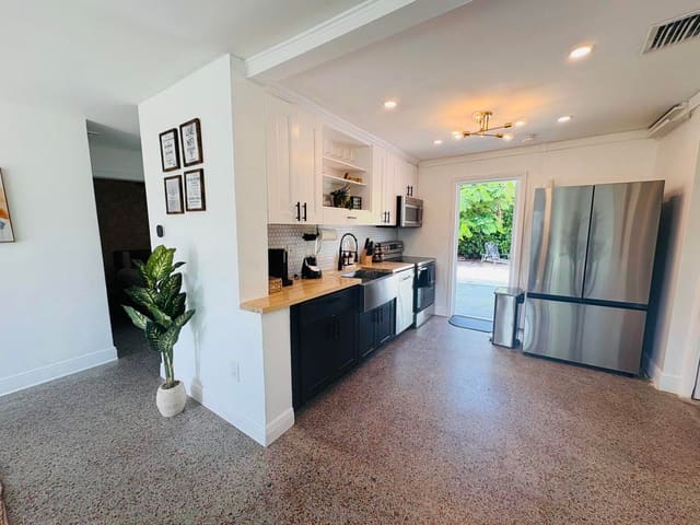 2711 NE 11th Terrace, Pompano Beach, FL 33064