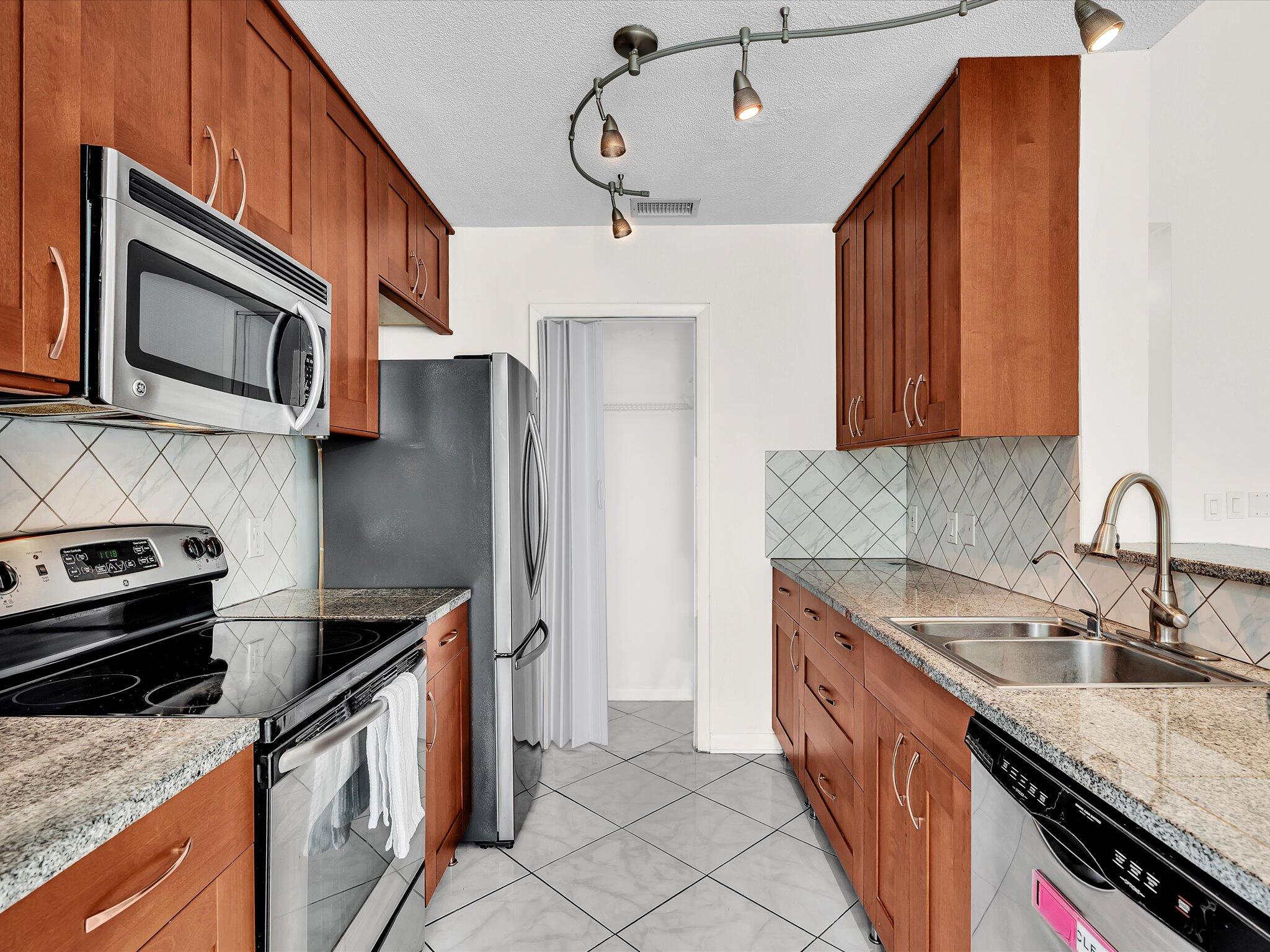 815 W Boynton Beach Boulevard 16-205, Boynton Beach, FL 33426, Boynton Beach