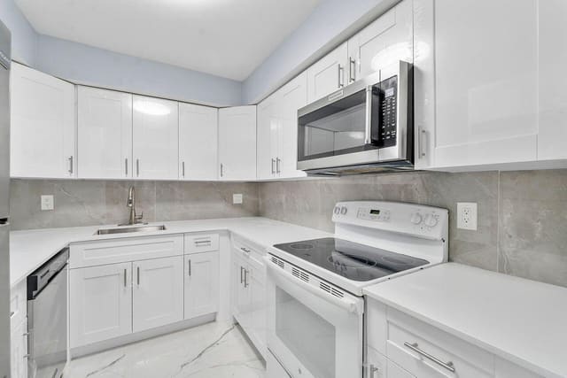9960 Pineapple Tree Drive 107, Boynton Beach, FL 33436