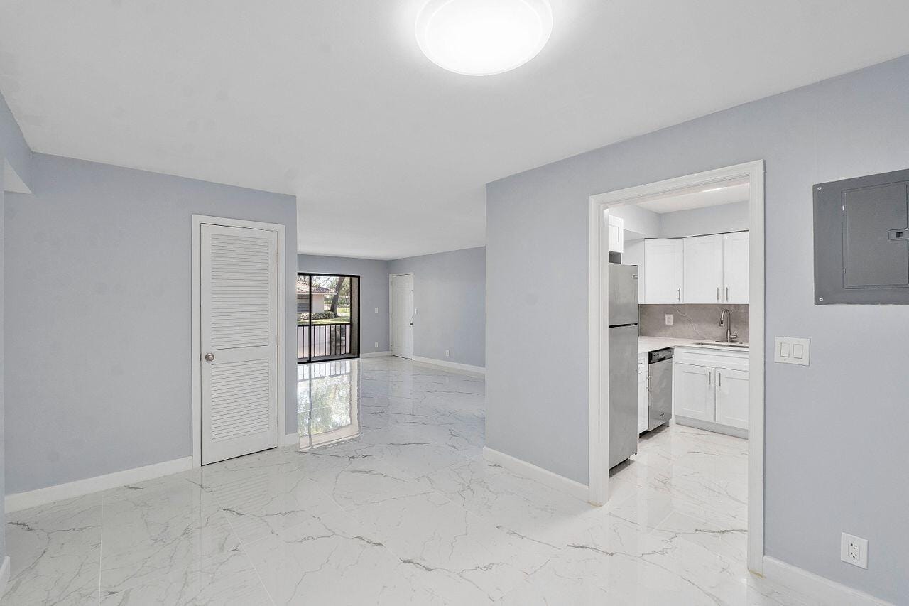 9960 Pineapple Tree Drive 107 — photo 11