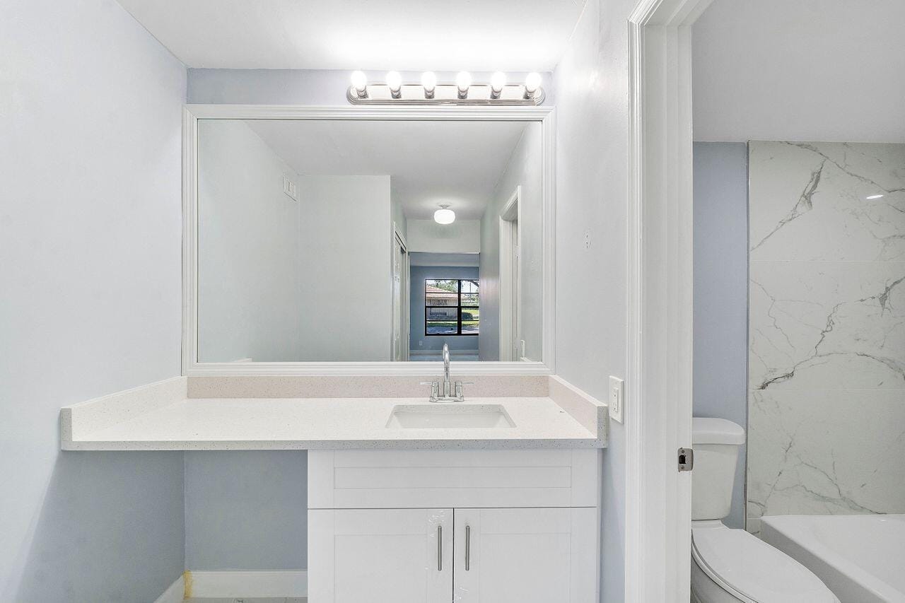 9960 Pineapple Tree Drive 107, Boynton Beach, FL 33436 photo 17